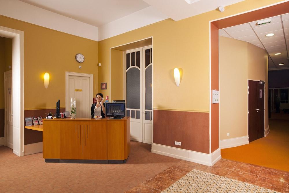 Hotels & Residences - Les Thermes ลุกซุยล์-เลส์-แบ็งส์ ภายนอก รูปภาพ