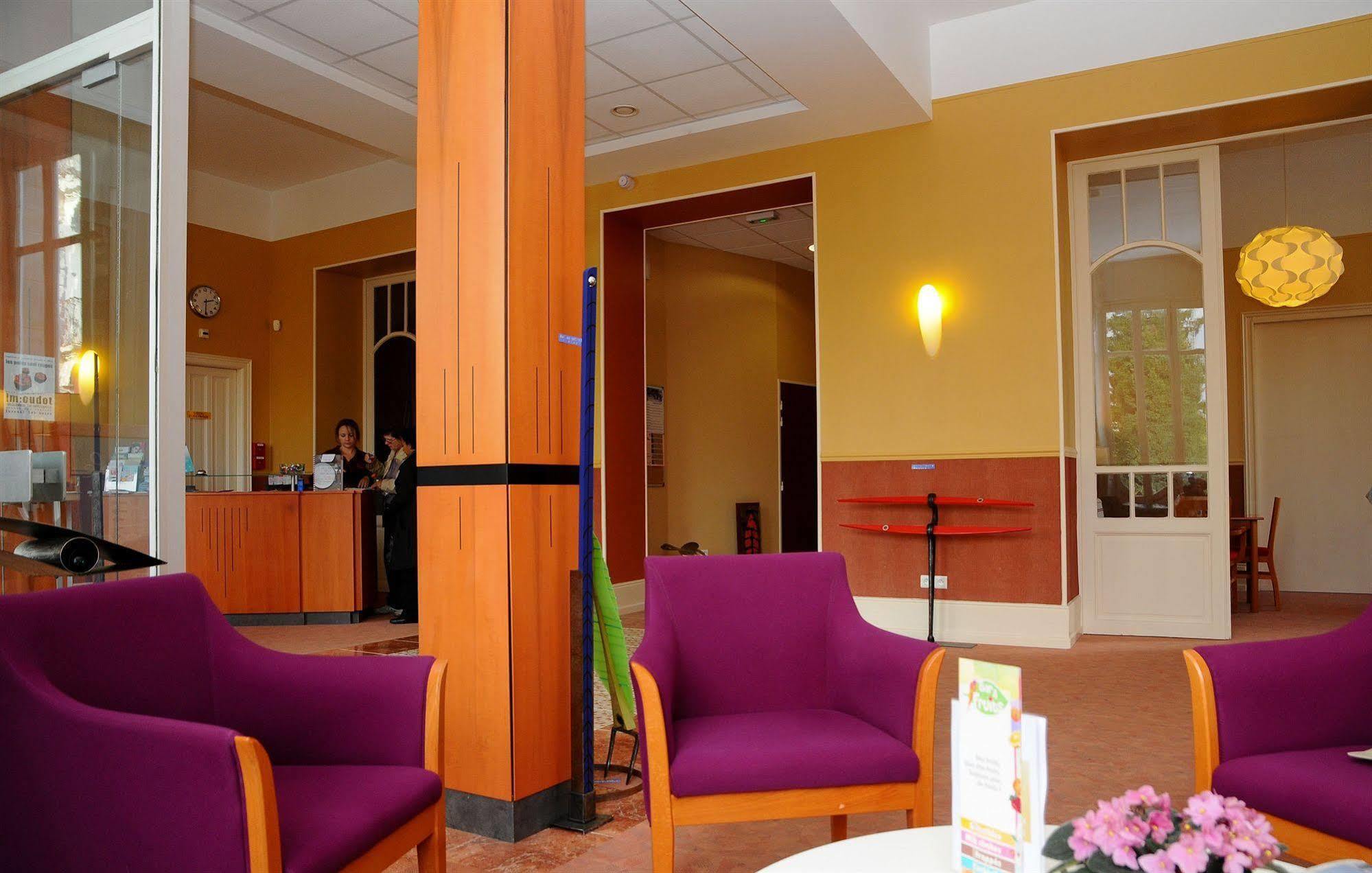 Hotels & Residences - Les Thermes ลุกซุยล์-เลส์-แบ็งส์ ภายนอก รูปภาพ