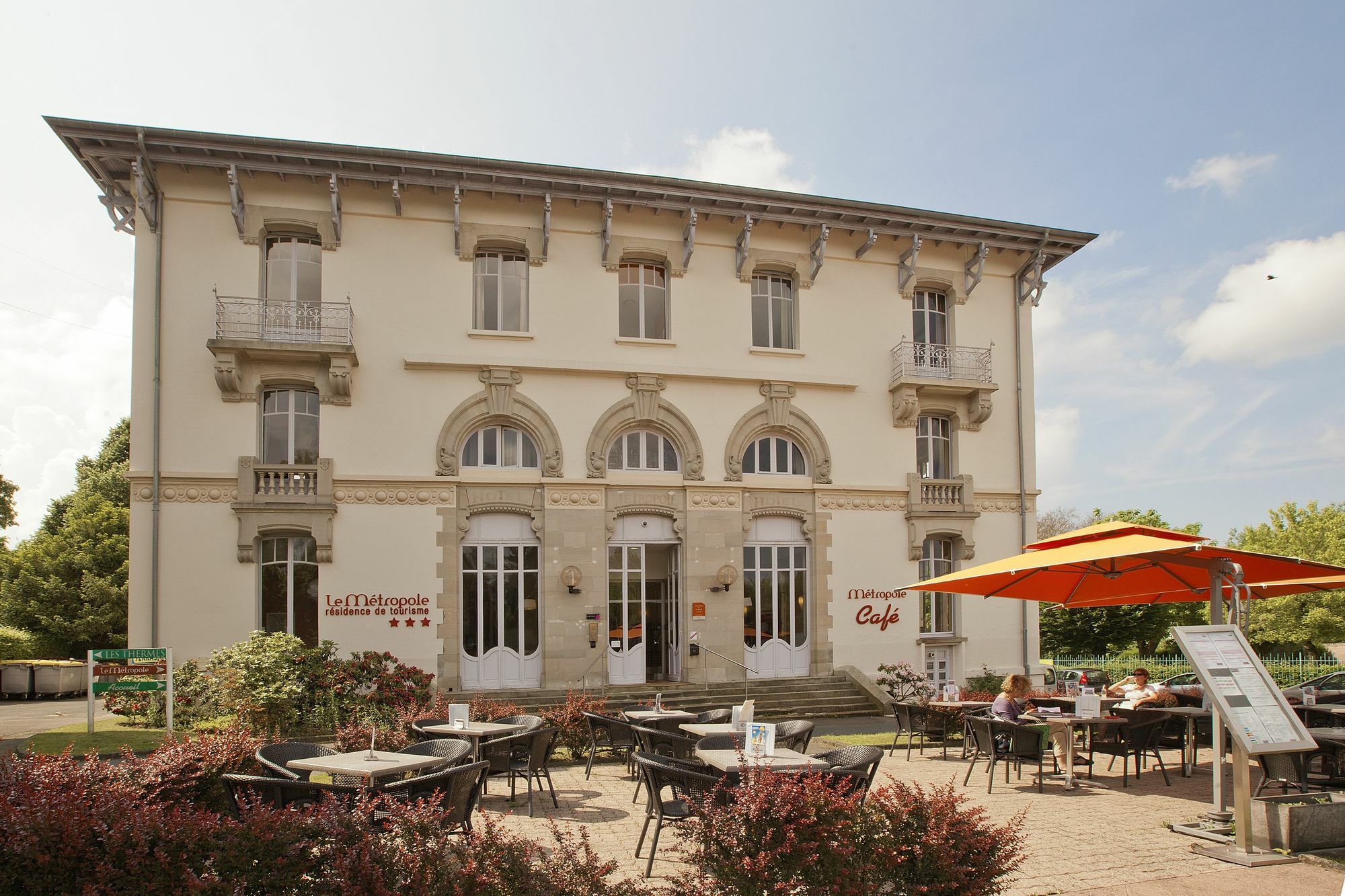 Hotels & Residences - Les Thermes ลุกซุยล์-เลส์-แบ็งส์ ภายนอก รูปภาพ